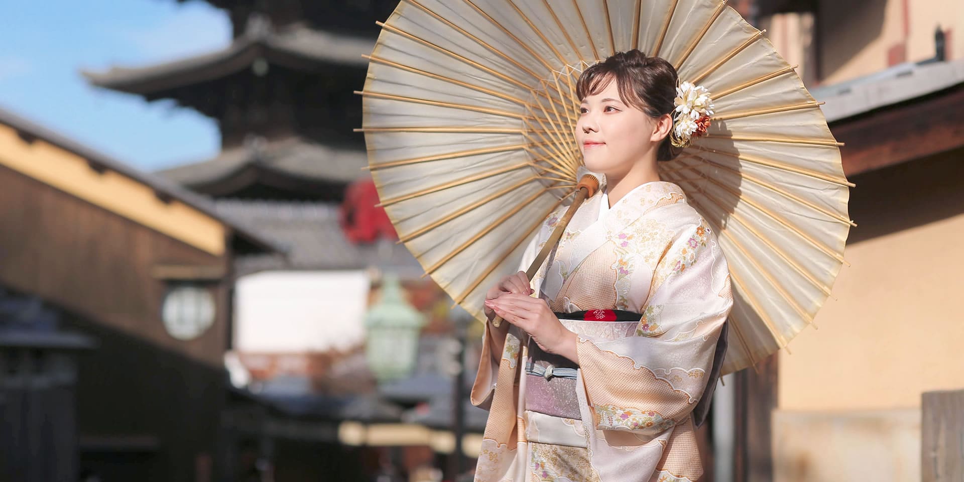 着物を着た女性